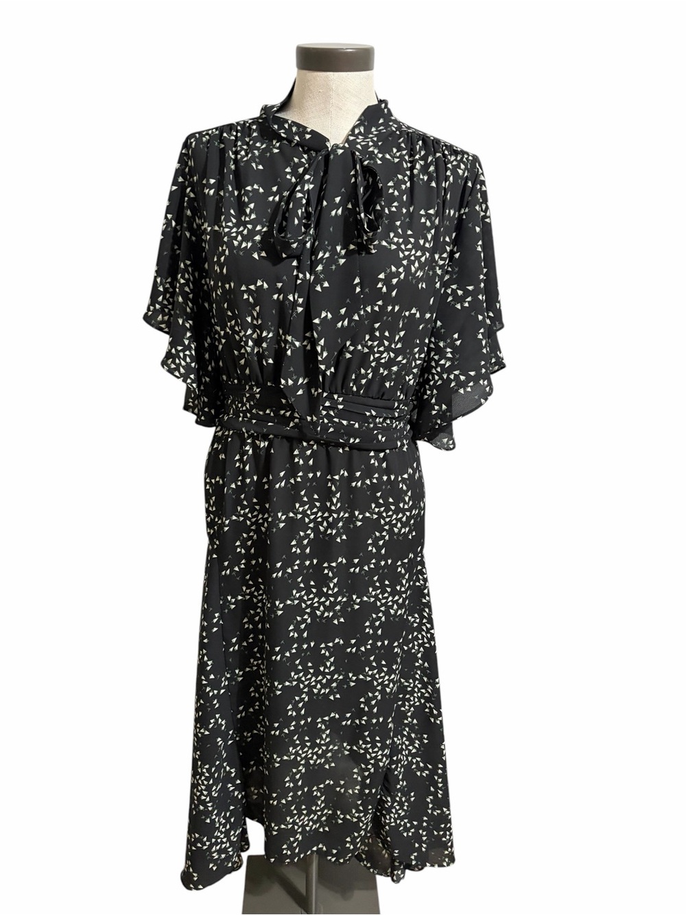 Max Studio Black White Geometric Printed Tie-Neck Midi Dress Flutter Sleeves M